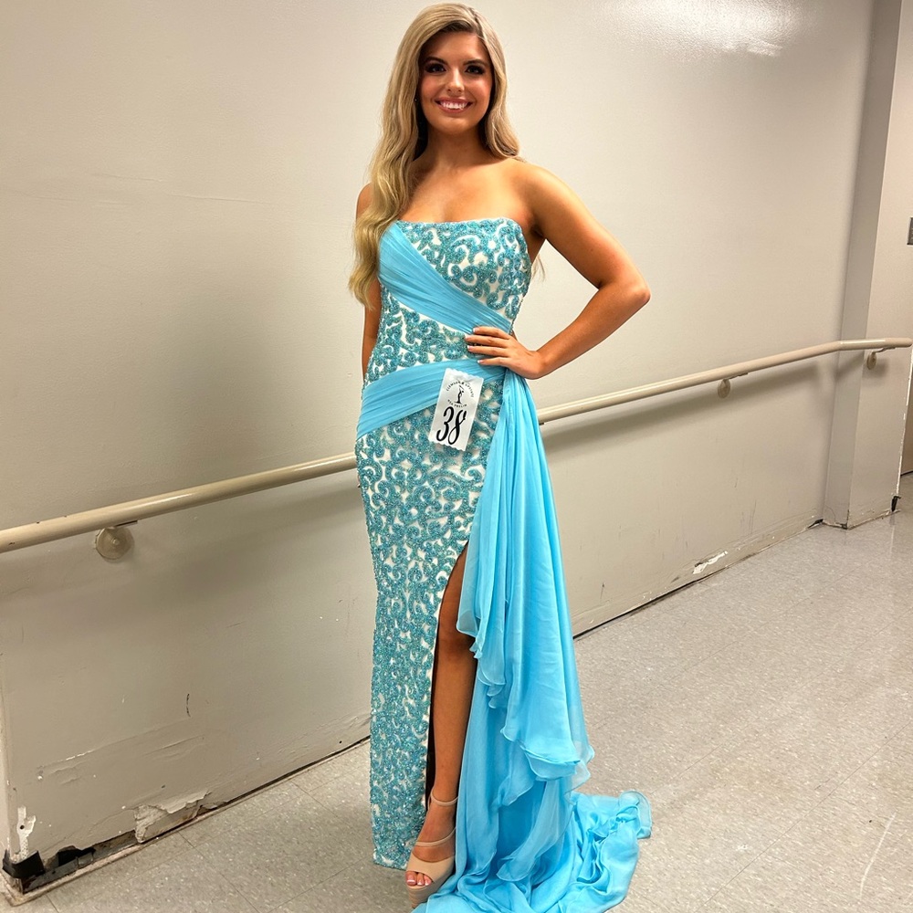 Ashley Lauren custom couture gown size 6 - Picture 5 of 5